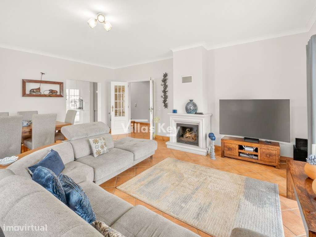 Moradia com 4 quartos, piscina, garagem, jardim e muito charme em L... - Grande imagem: 5/48