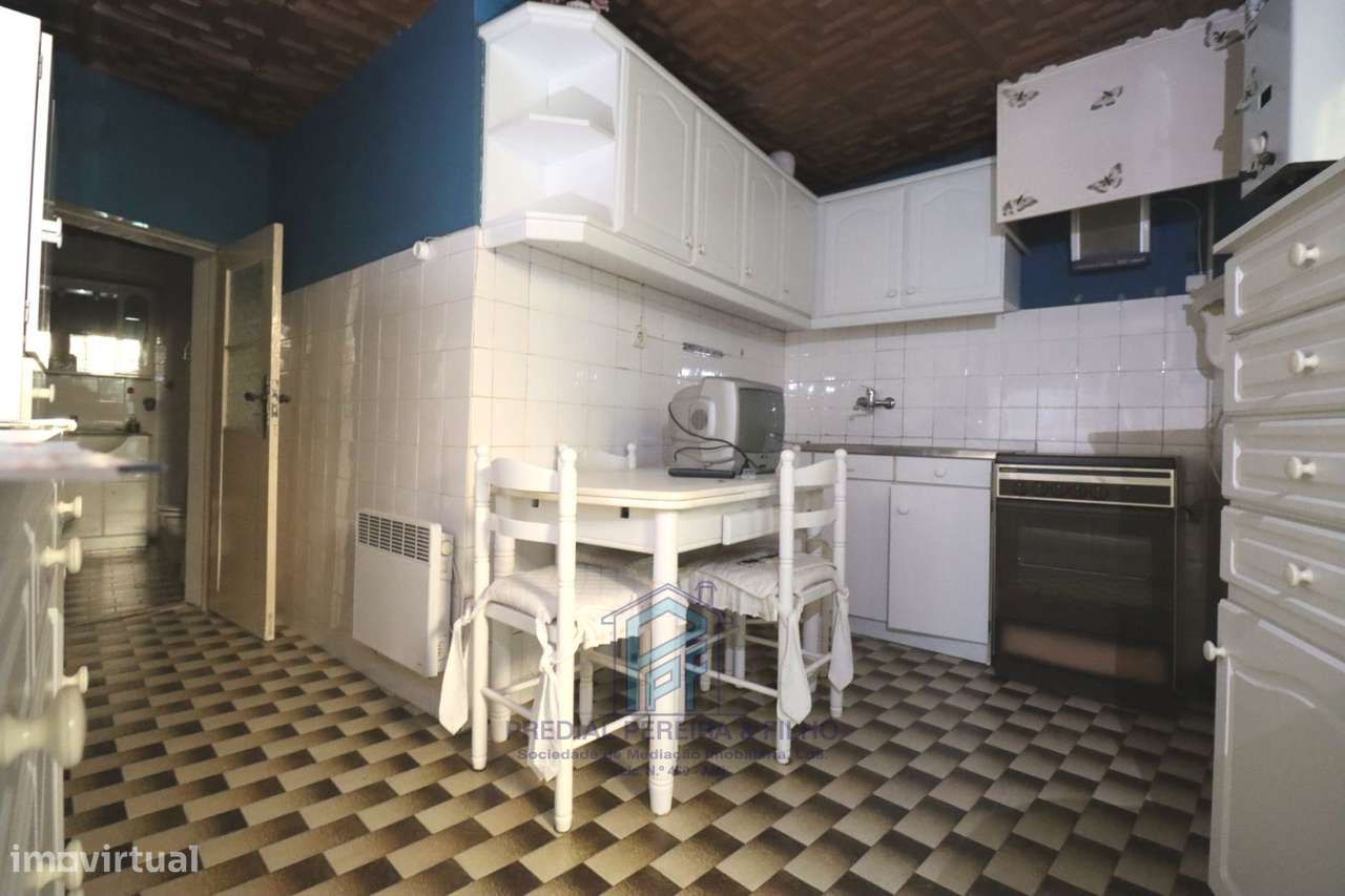 Moradia c/ 3 casas térreas  - Rio Tinto / Ferraria / Próx. à  Escol... - Grande imagem: 4/30