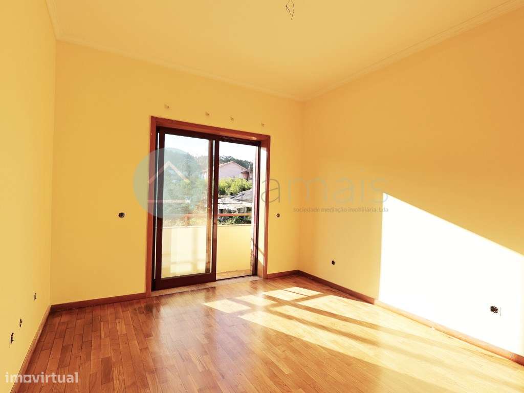 Apartamento T2 com garagem e arrumos - Rua Campo da Cana, Valongo-25