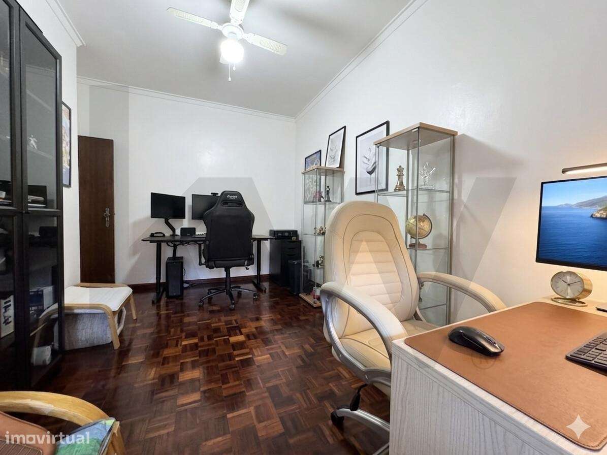 Apartamento T3 em São João da Talha, com vista rio e lugar de parqueam-15