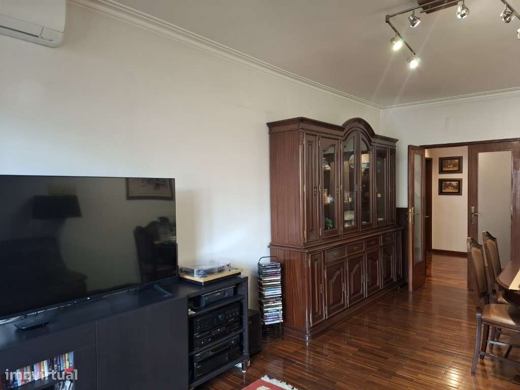 4 assoalhadas remodelado num prédio de referencia - Grande imagem: 3/8