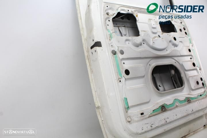 Porta tras esquerda Nissan Cabstar|00-04 - 8