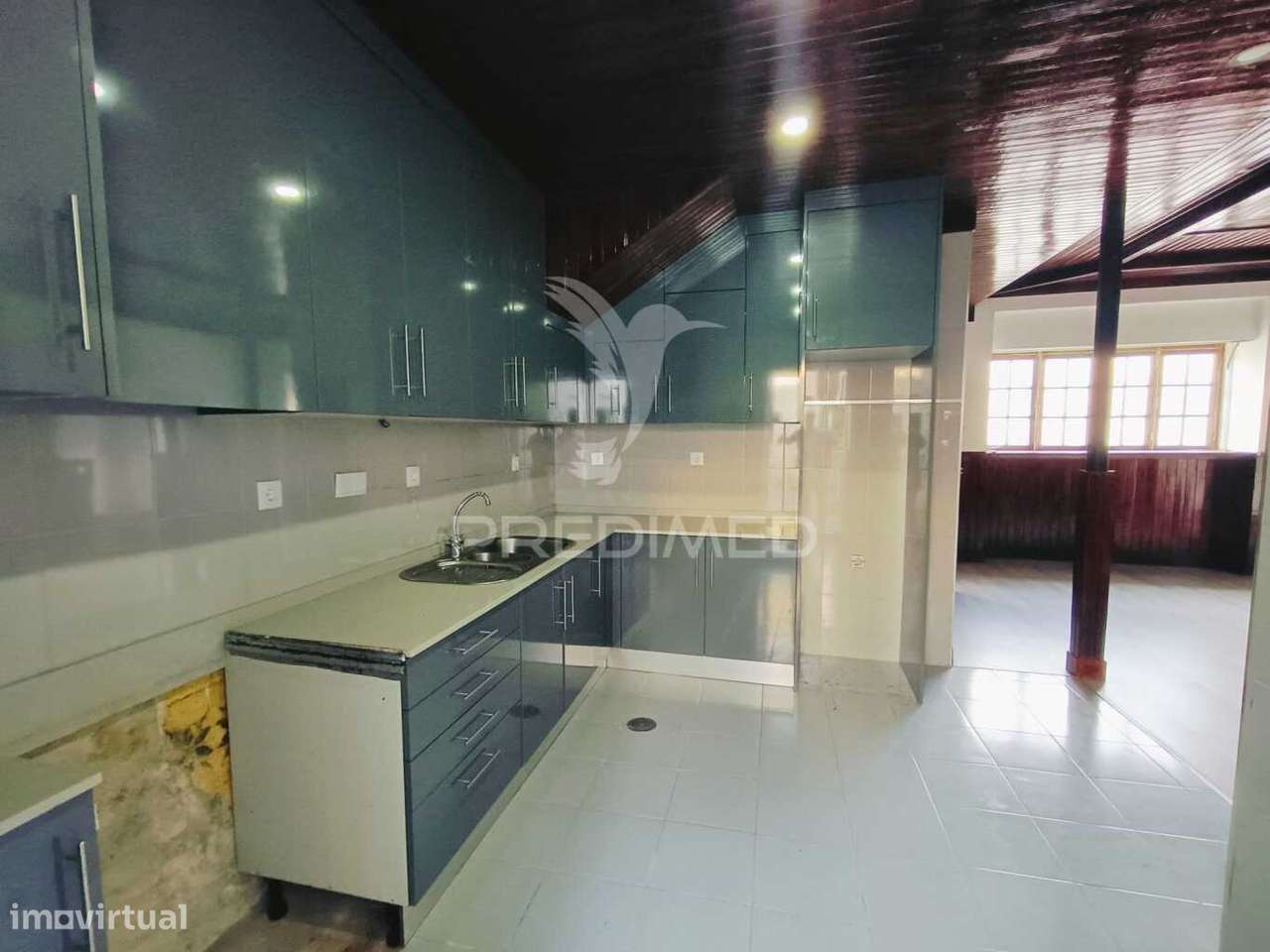 2 Moradias para restaurar. - Grande imagem: 4/19