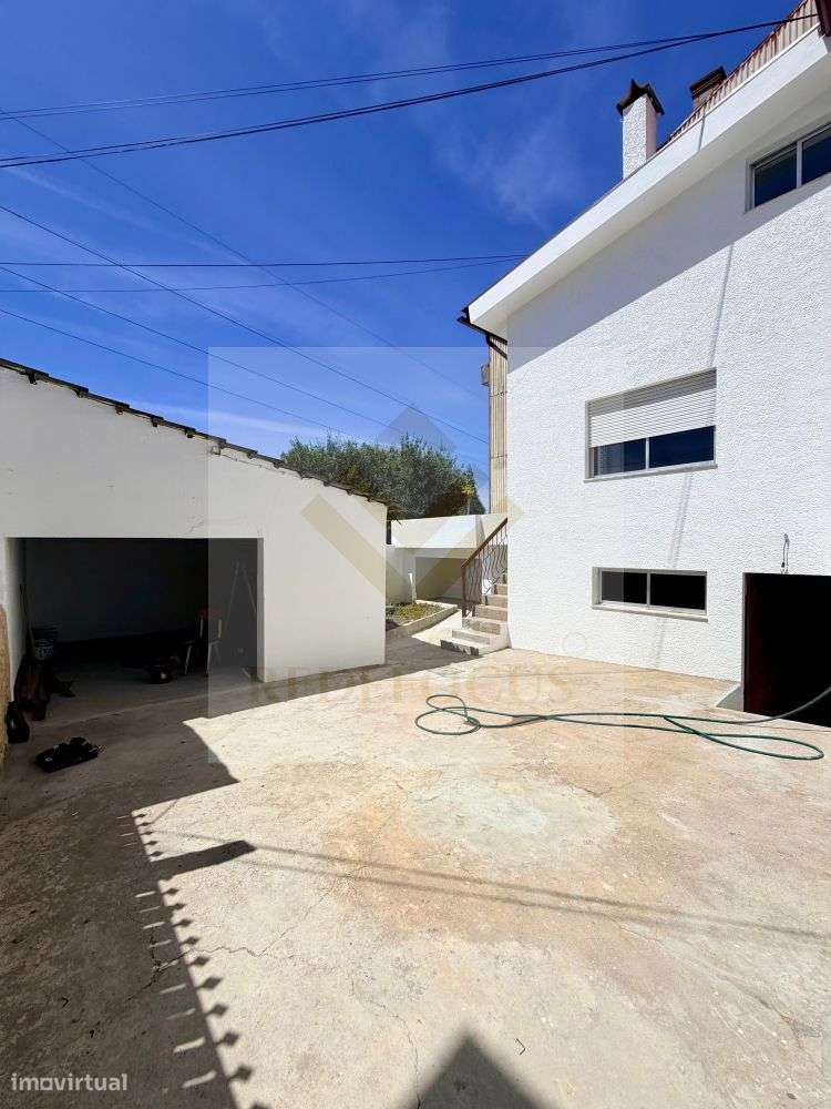 ​Moradia V5 Totalmente Restaurada no Centro de Escapães-7