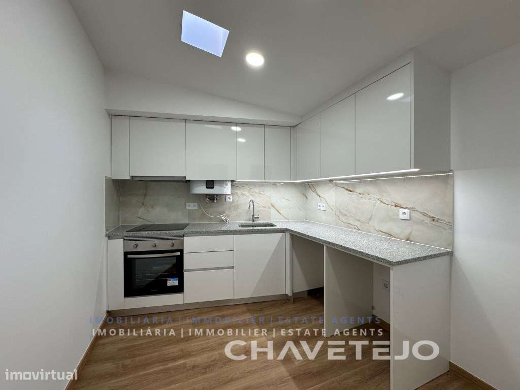 T2 remodelado situado no centro histórico de Tomar. - Grande imagem: 2/15