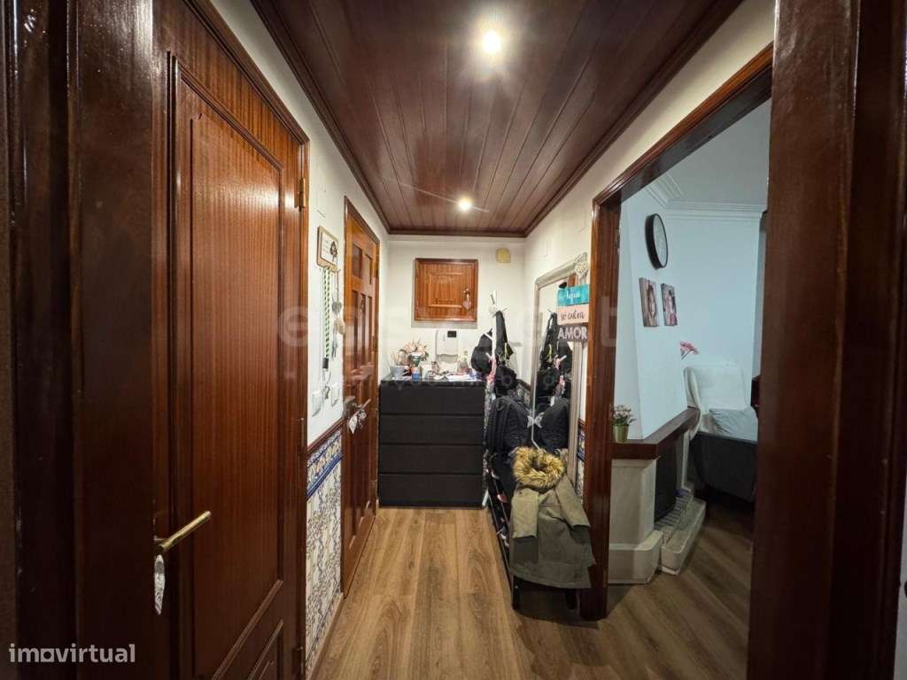 T2+1 com garagem e varanda com churrasqueira a 100m da estação. - Grande imagem: 3/23