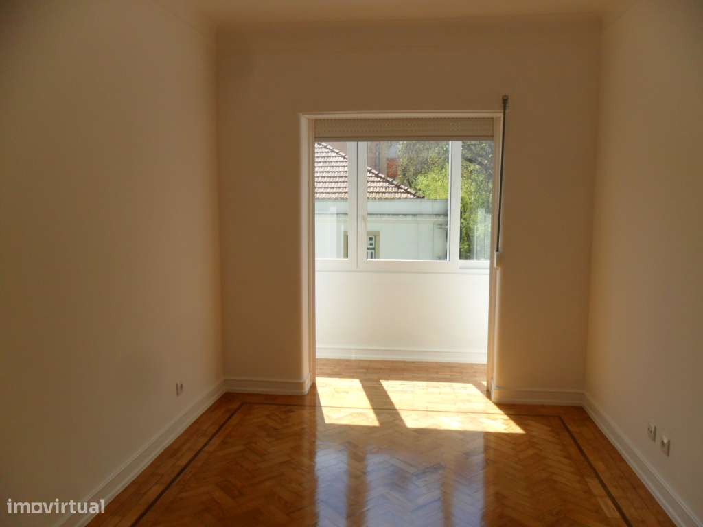 T2+1 Junto à Estrada de Benfica - Grande imagem: 3/11