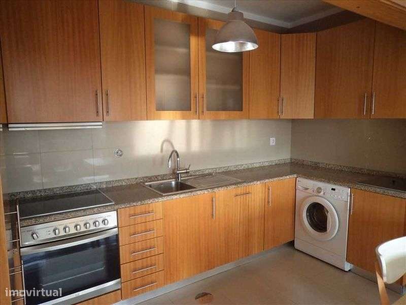 Apartamento T1 com Terraço + Lugar Garagem Lavra - Grande imagem: 4/12