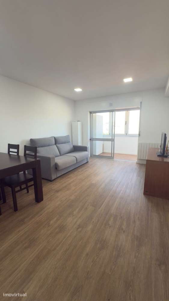 APARTAMENTO T1 kitchenette remodelado, junto à praia. Vistas de mar-19