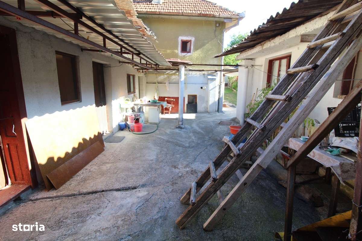 Vând casă D+P în Peștișu Mare, la 4 km de Hunedoara, garaj, anexe...-4
