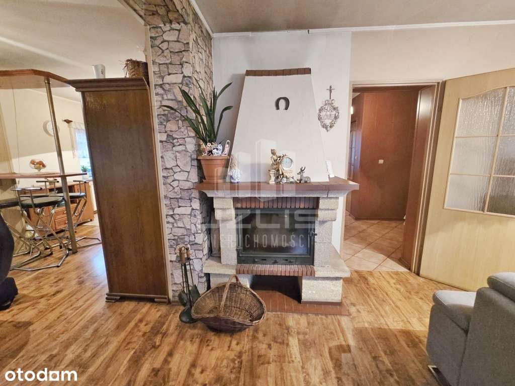 Dom w atrakcyjnej lokalizacji-13