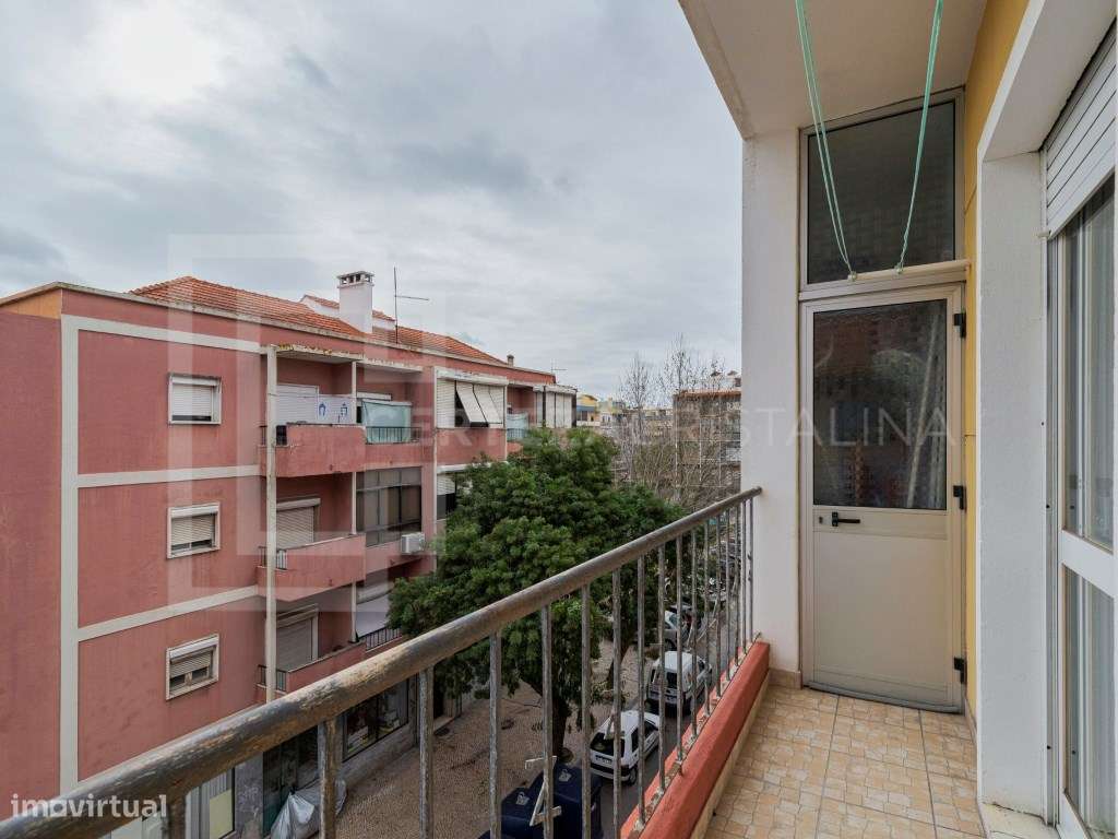 Apartamento T3 com varanda em gaveto no Barreiro - Grande imagem: 4/24