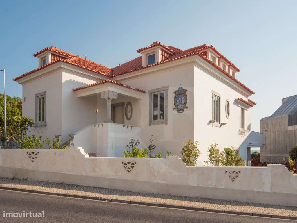 Moradia T3+1 Frente mar no Estoril, com 3 lugares de garagem e piscina-23