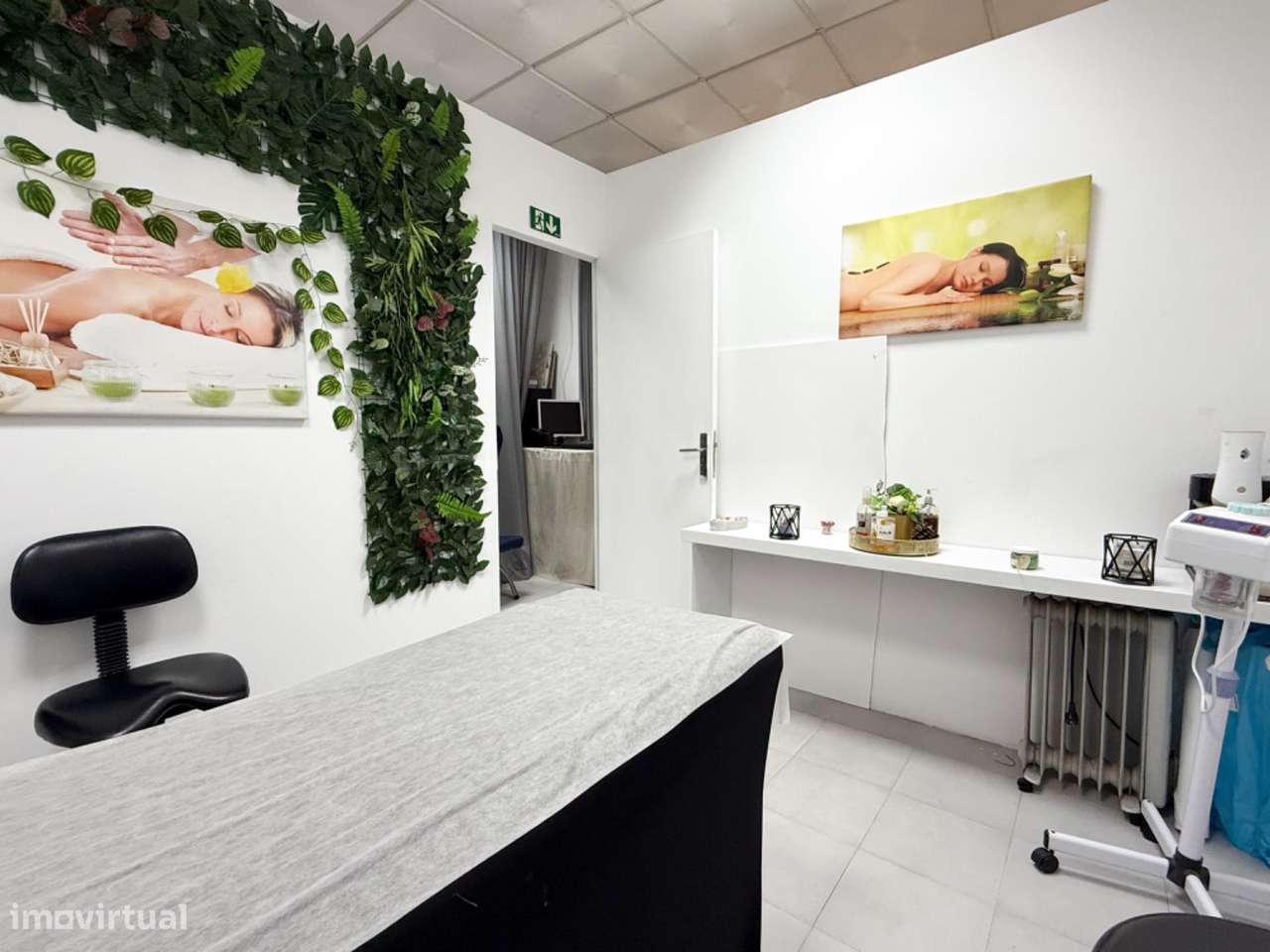 Loja no Monte da Caparica, a 1km do Metro do Pragal - Grande imagem: 2/13