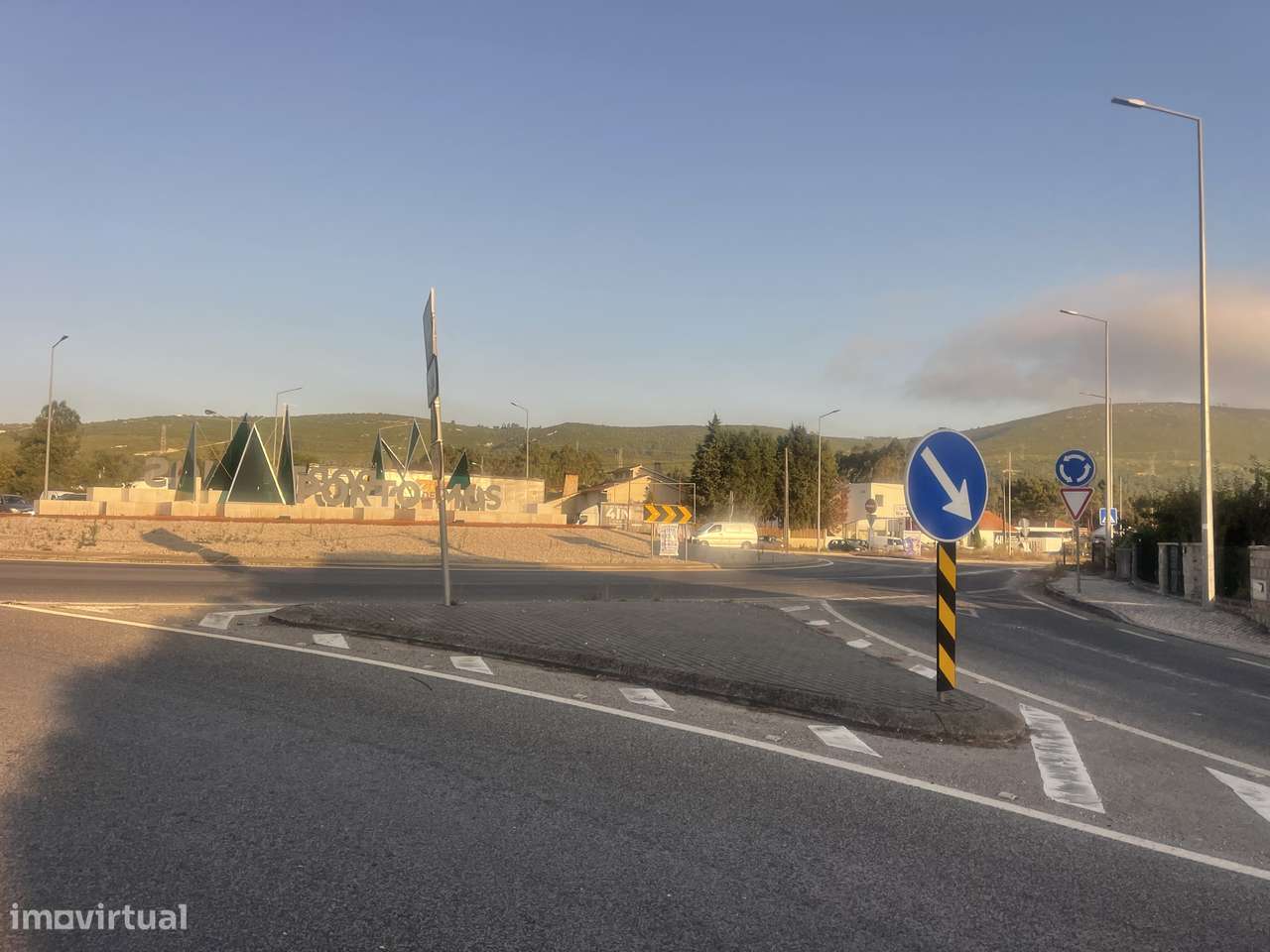Moradias T0/T1 para venda Estrada principal IC2  Porto mós.-7