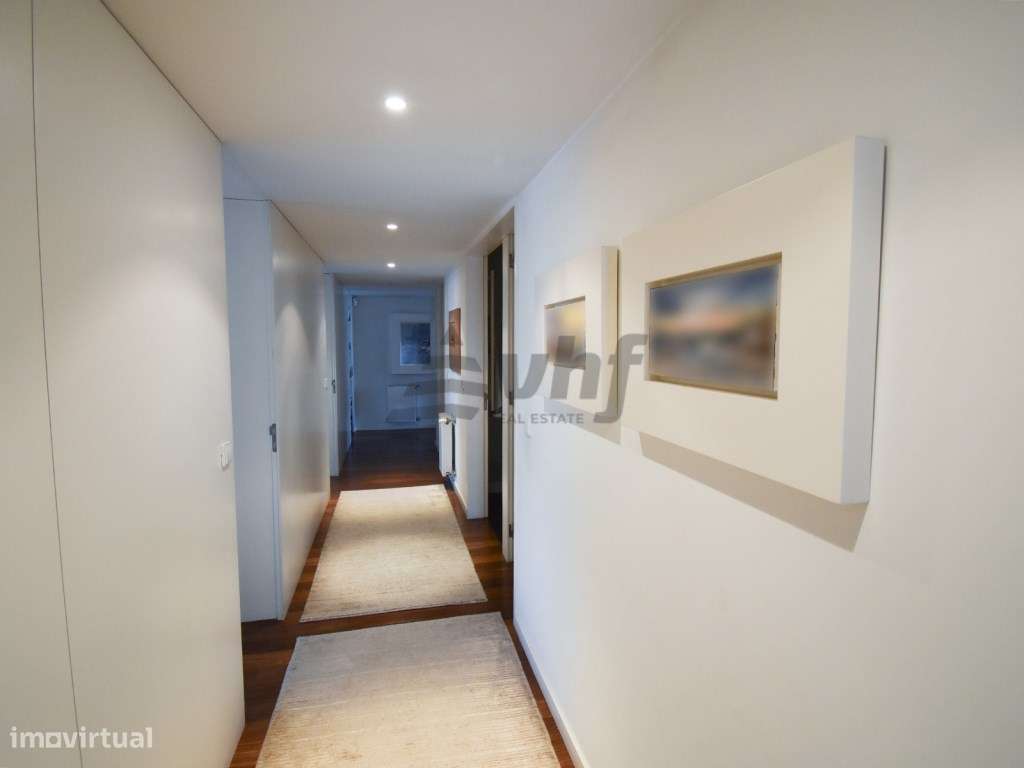 Apartamento T5 localizado no condomínio Jardim das Camélias - Gaia/...-11
