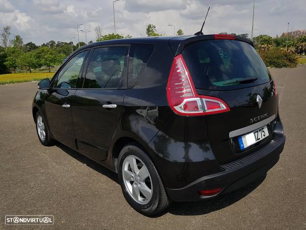 Renault Scénic 1.5 dCi Luxe - 4