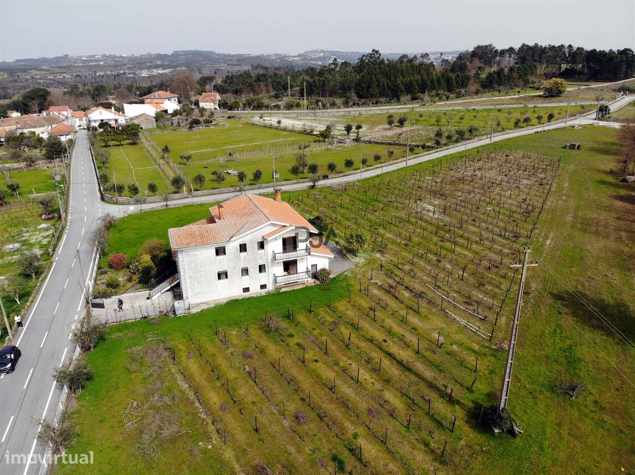 Moradia Isolada T5 em Outeiro de Espinho, Mangualde-24