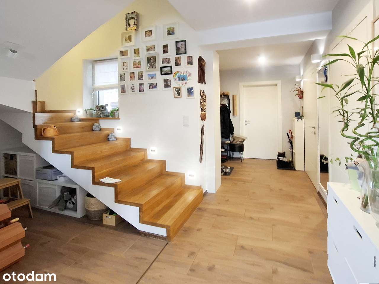 Przestrzeń domu zaprojektowana z myślą o komforcie.-3