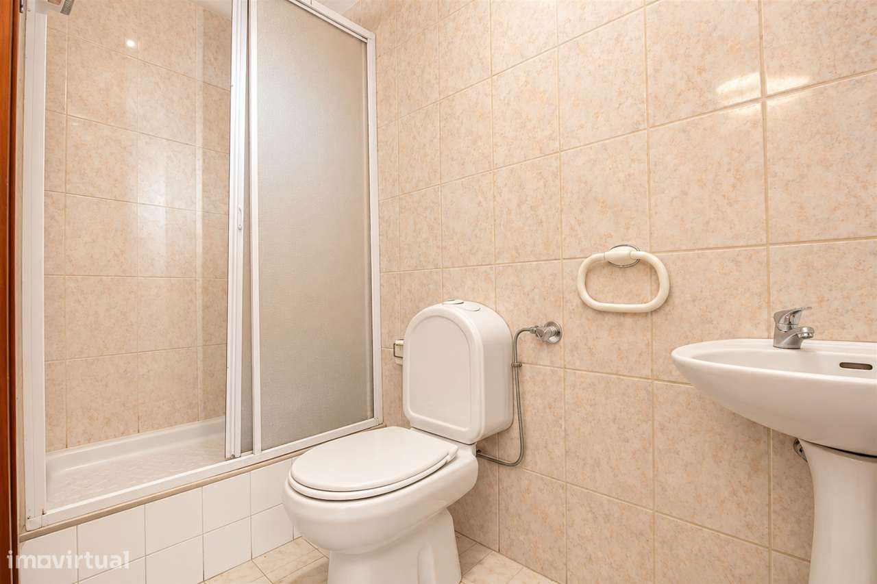 Apartamento T3 com garagem em Oliveira do Bairro-10