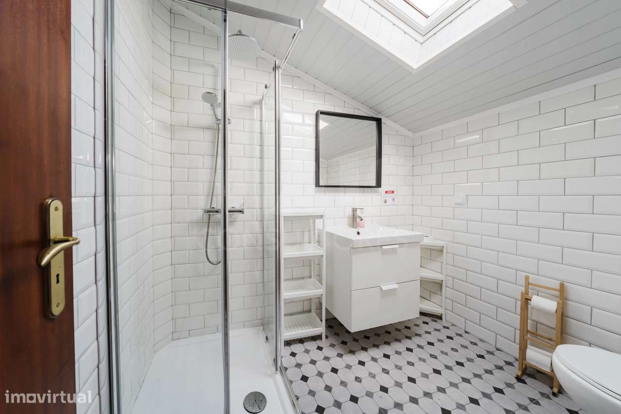 Apartamento T2 com Sótão e Varanda junto à Praia do Baleal-33