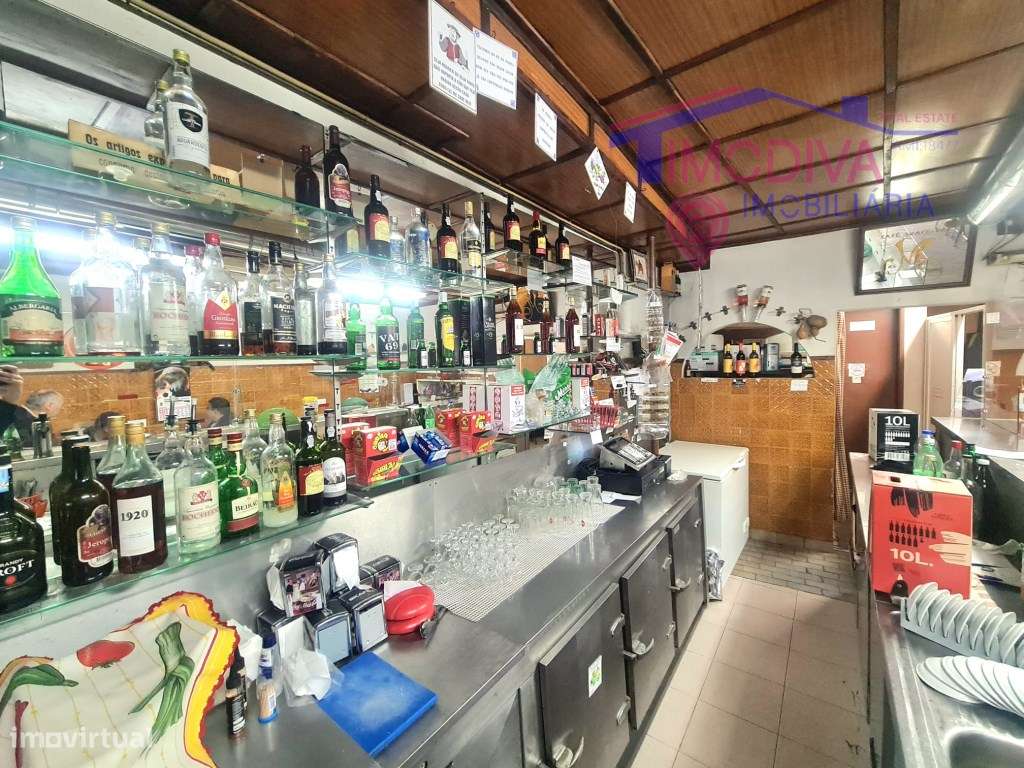 Trespasse de Café Snack-bar em pleno funcionamento no centro de Fig... - Grande imagem: 2/11