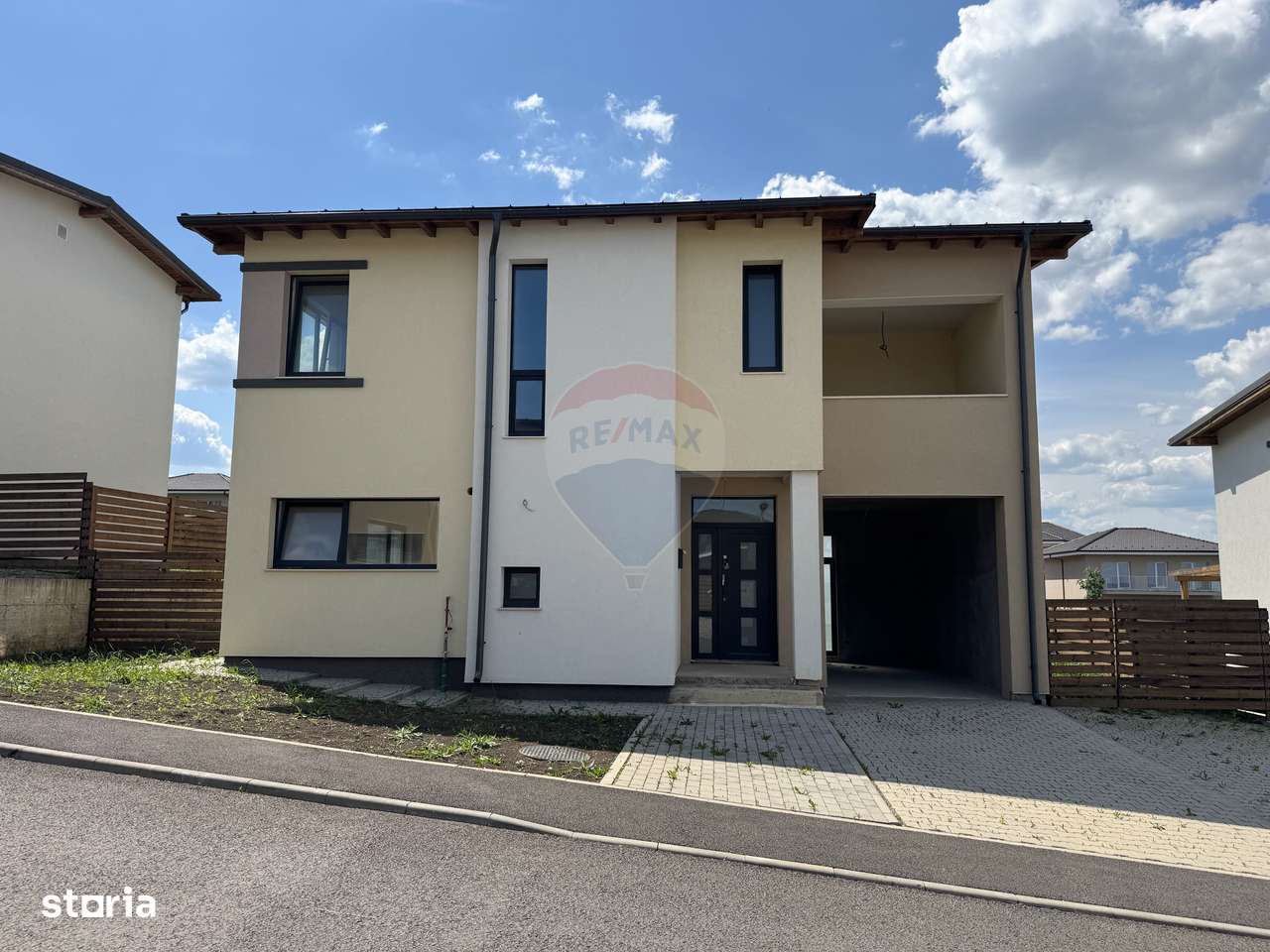 Casă semifinisată în Dezmir - Spațiu, liniște, acces rapid către oraș - Imagine principală: 1/18