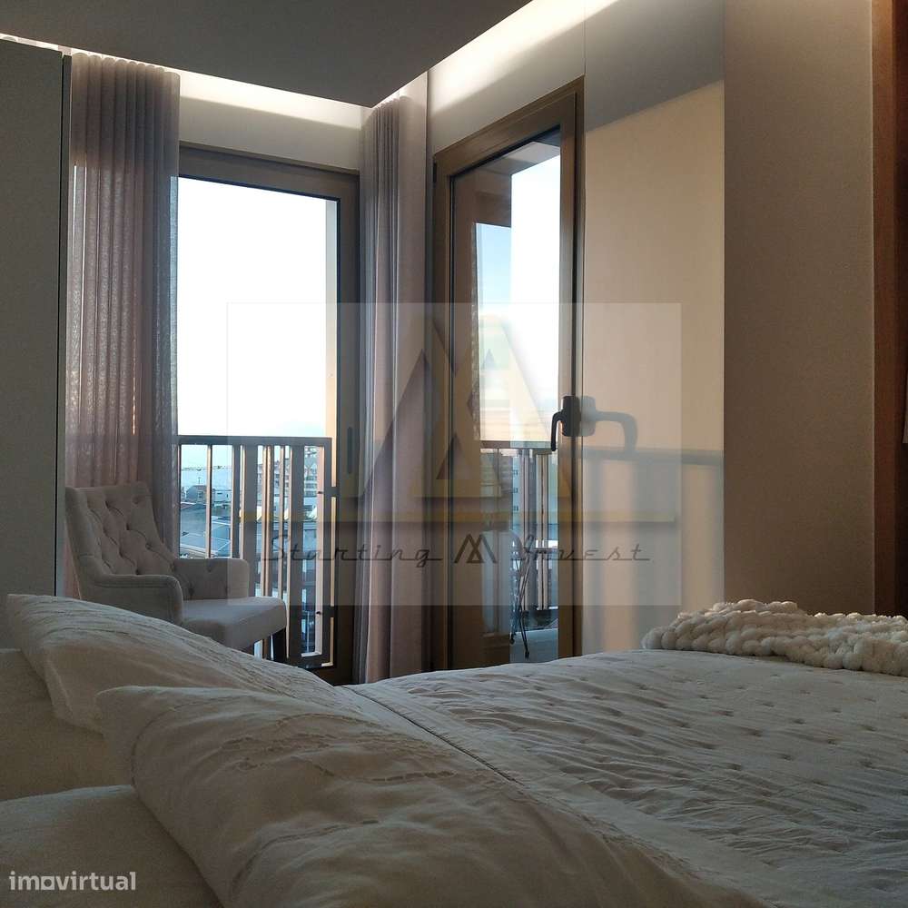 Apartamento T2 Triplex com 2 lugares garagem-18