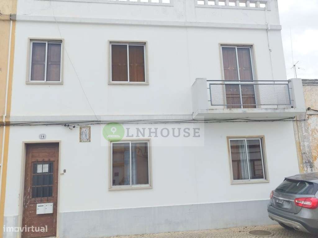 Apartamento T2 com amplo quintal no centro de Vila Real de Santo An...-4