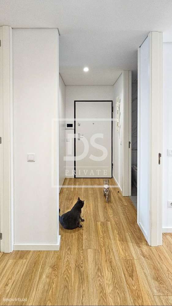 Apartamento T2 em Vilar de Pinheiro com Garagem e Carregador Elétrico-6