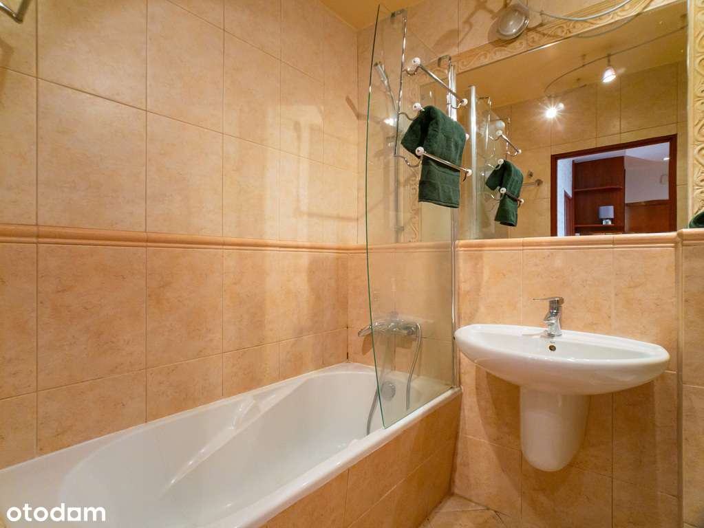 3pokojowe mieszkanie z balkonem w świetnej okolicy-9