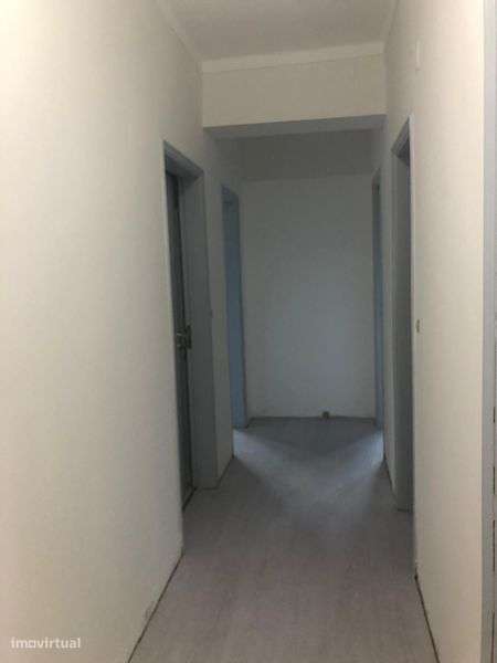 Apartamento T4 2wc - Grande imagem: 4/11