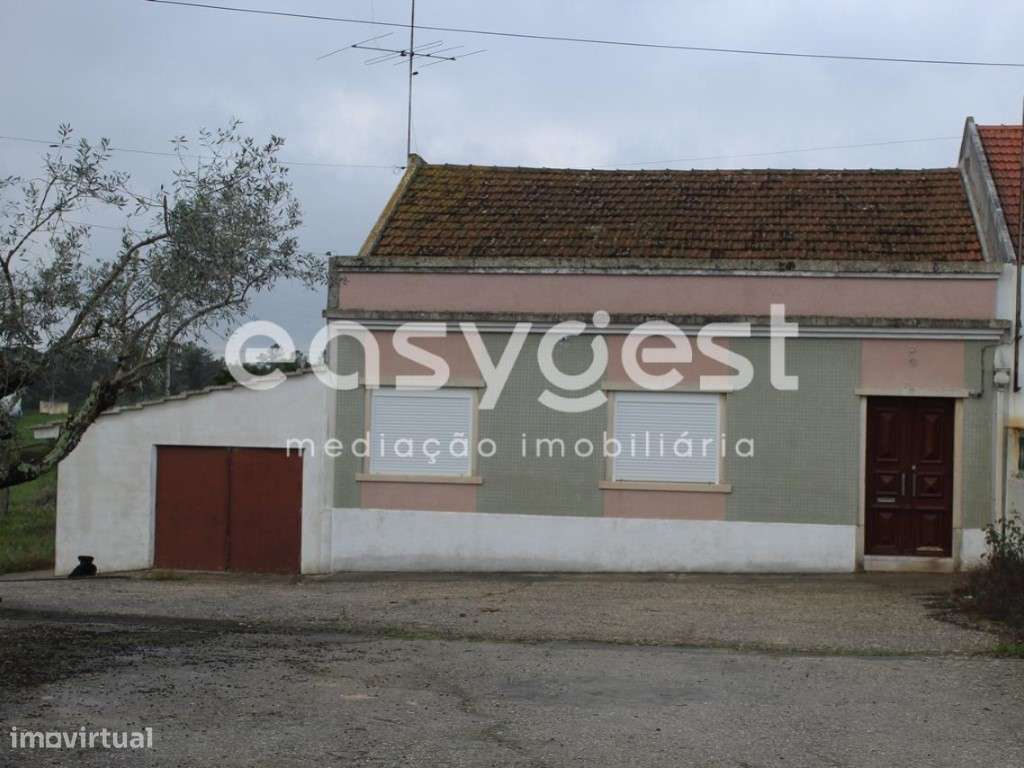 Moradia T3 Térrea, inserida num terreno com mais de 6 000 m2 - Grande imagem: 1/17