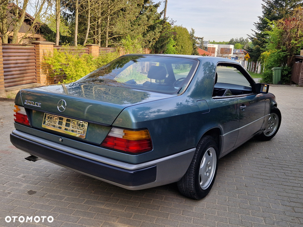 Mercedes-Benz W124 (1984-1993) - 23