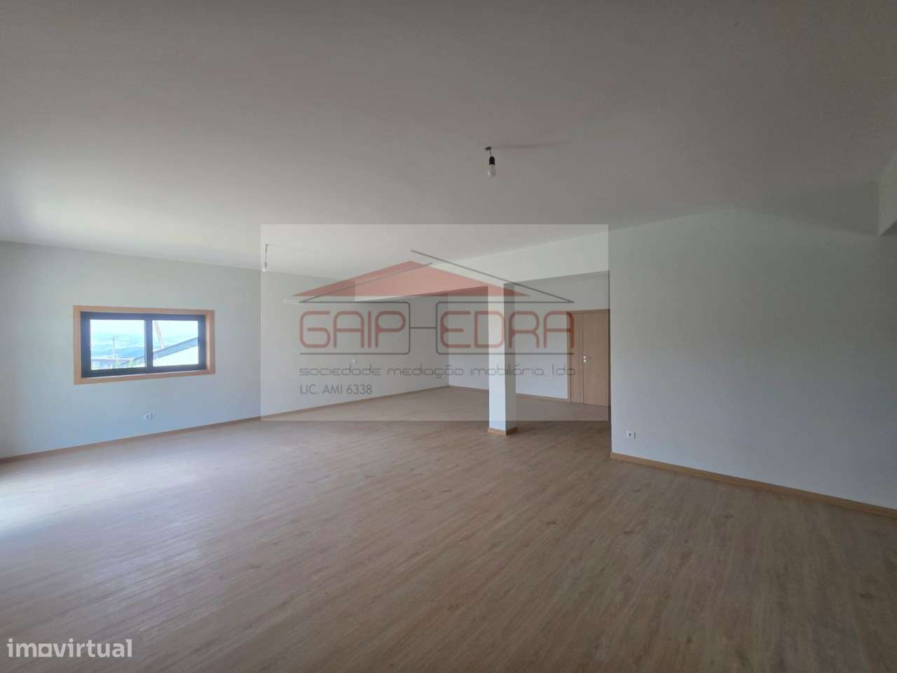 Moradia 4 frentes nova  com 840 m2 terreno em Felgueiras-15