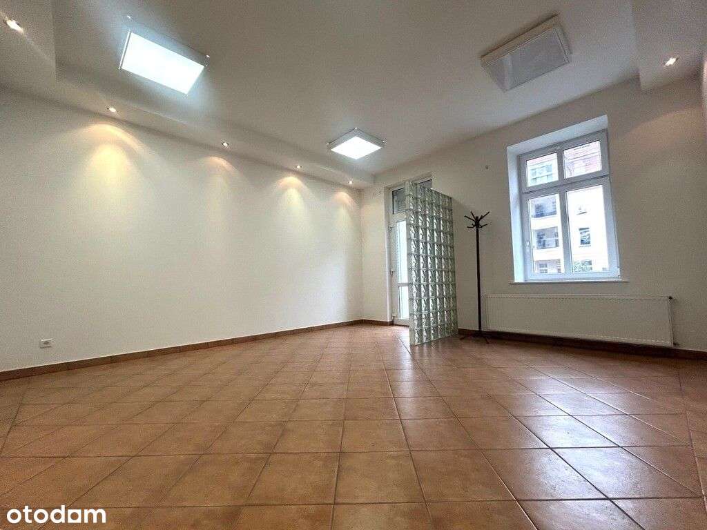 Wyremontowany lokal z wejściem z ulicy-12