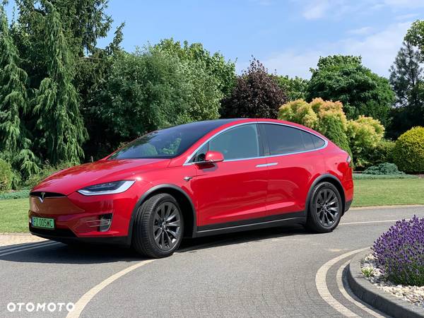 Tesla Model X - 1