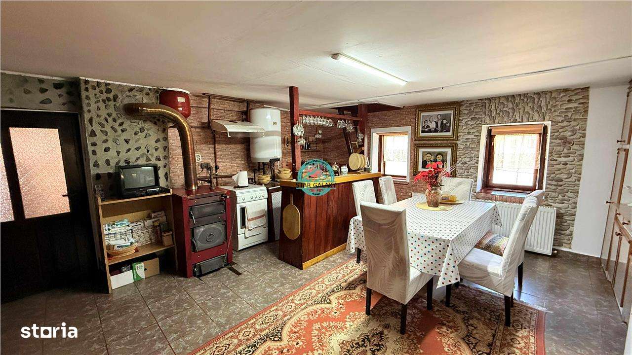 Vand casa cu 5 camere si teren 1040 mp in Toaca - Imagine principală: 5/20