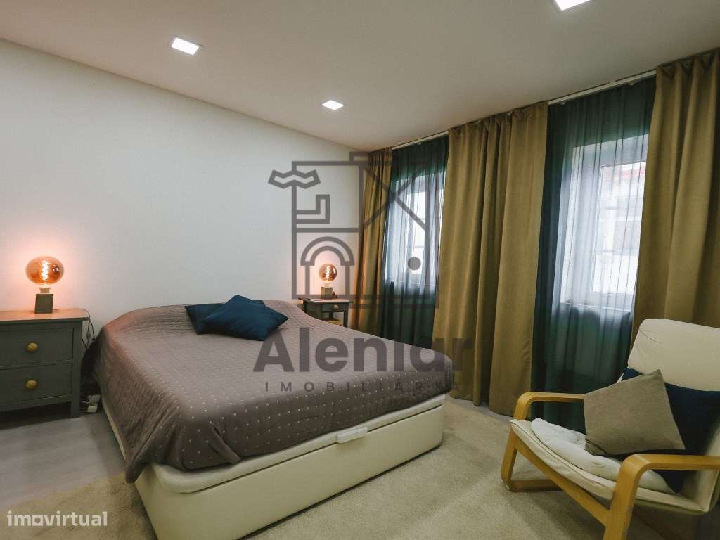 Moradia T3 como nova, no centro de Alhandra-24