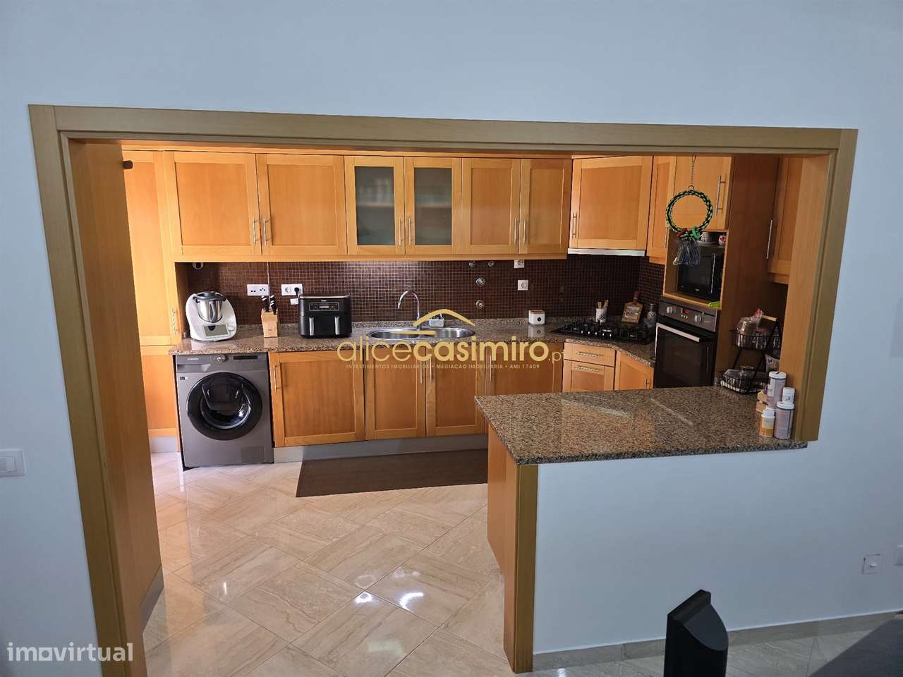 Moradia T4 - boas áreas- excelente estado!-18