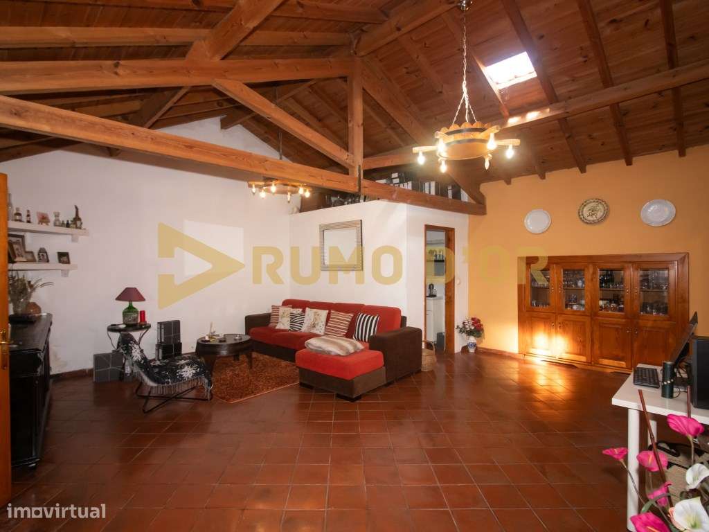 Moradia T3 +1 com Excelente Espaço e Tradição no Tojal - Alenquer-20