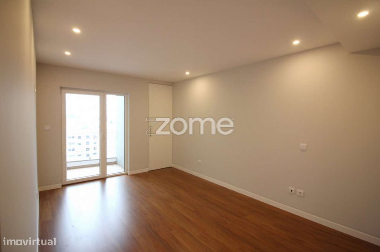 Apartamento T3 com Mezanino – 3 lugares de garagem-17