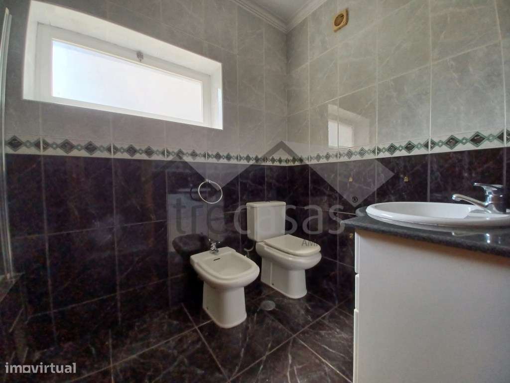 Apartamento T2 Mobilado e Equipado para Arrendar junto a Hospital P... - Grande imagem: 4/6