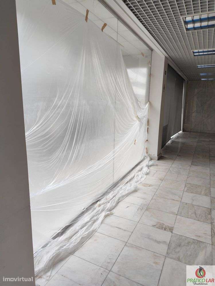 Loja no centro de Vagos-11