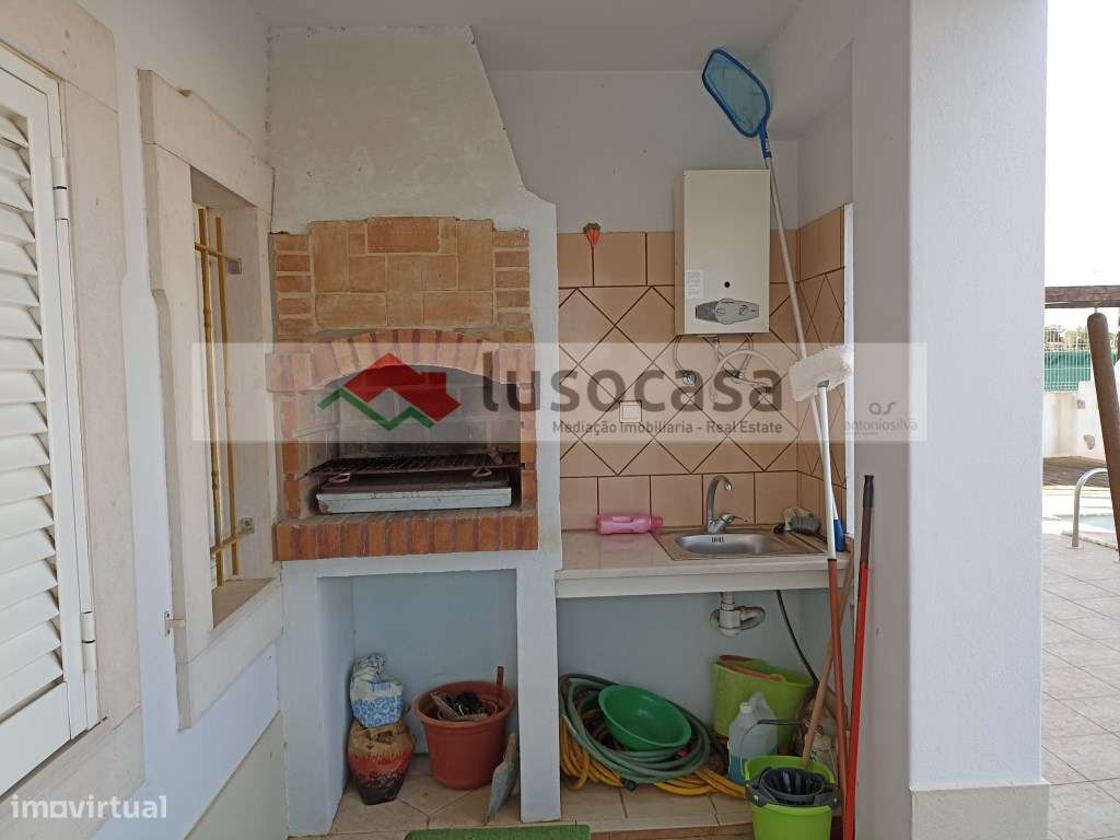 Moradia com 3 quartos, 3 casas de banho, cozinha equipada, piscina - Grande imagem: 4/50