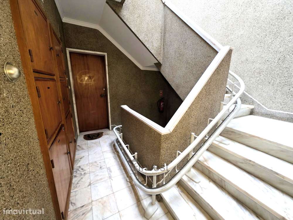 Apartamento T2, Flamenga, Santo António dos Cavaleiros , Loures-15