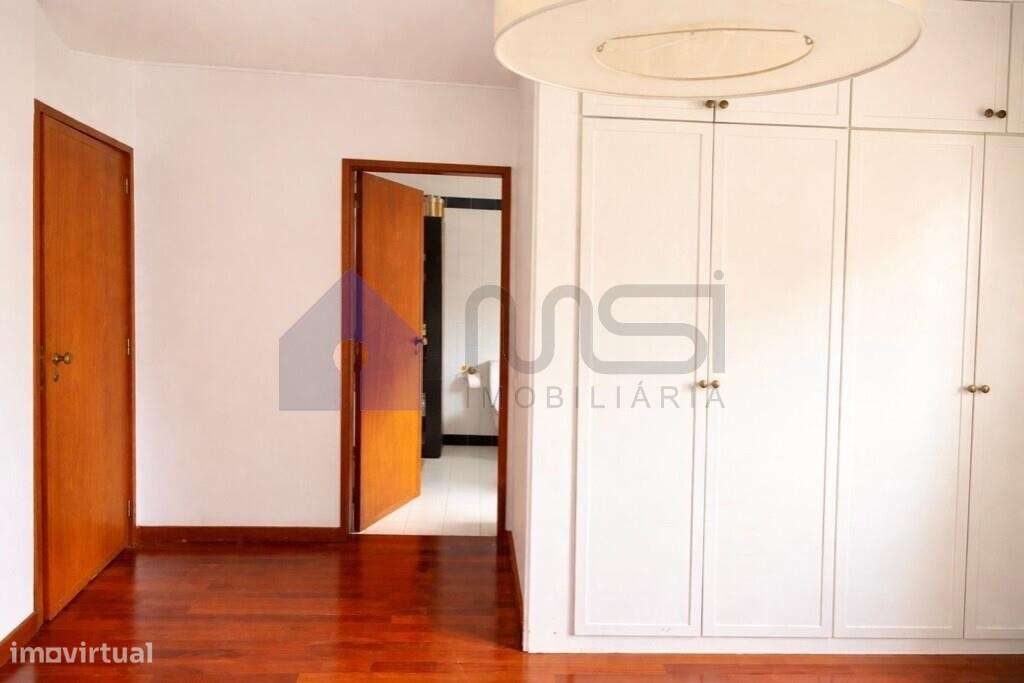 T3 Duplex Luminoso a 5 minutos da Praia – Leça da Palmeira-19