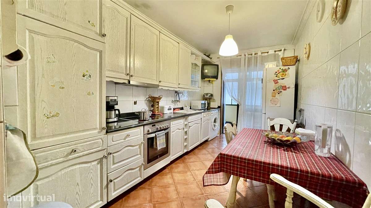 T2 Duplex-1ª linha de Mar-Aver-o-Mar-Aparcamento - Grande imagem: 3/17