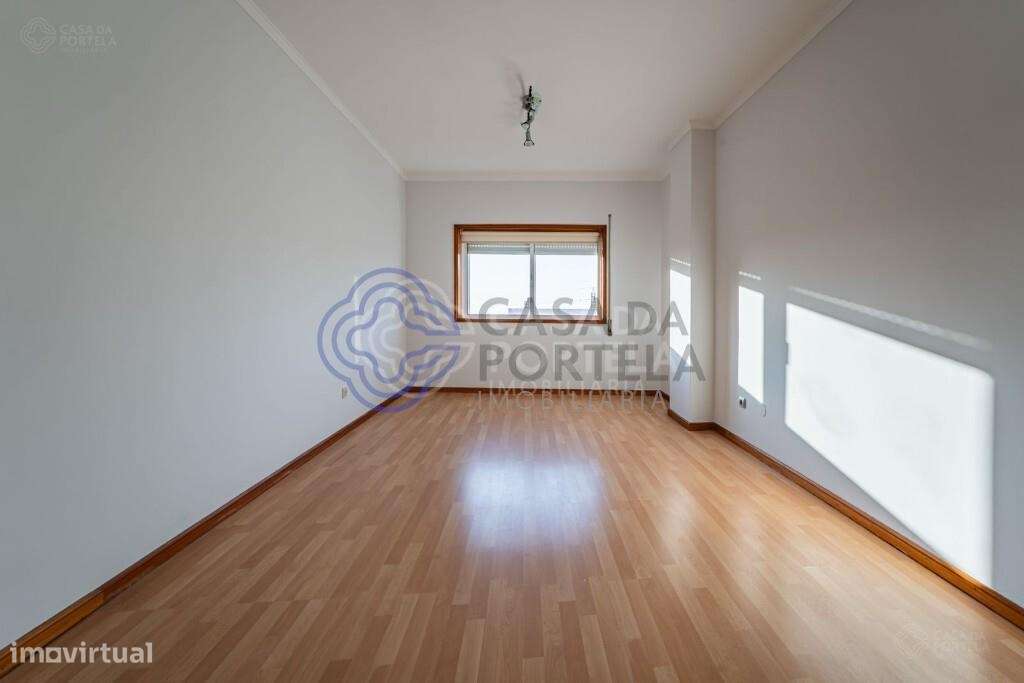 Ótima localização, vistas desafogadas, pronto a habitar - Grande imagem: 5/19