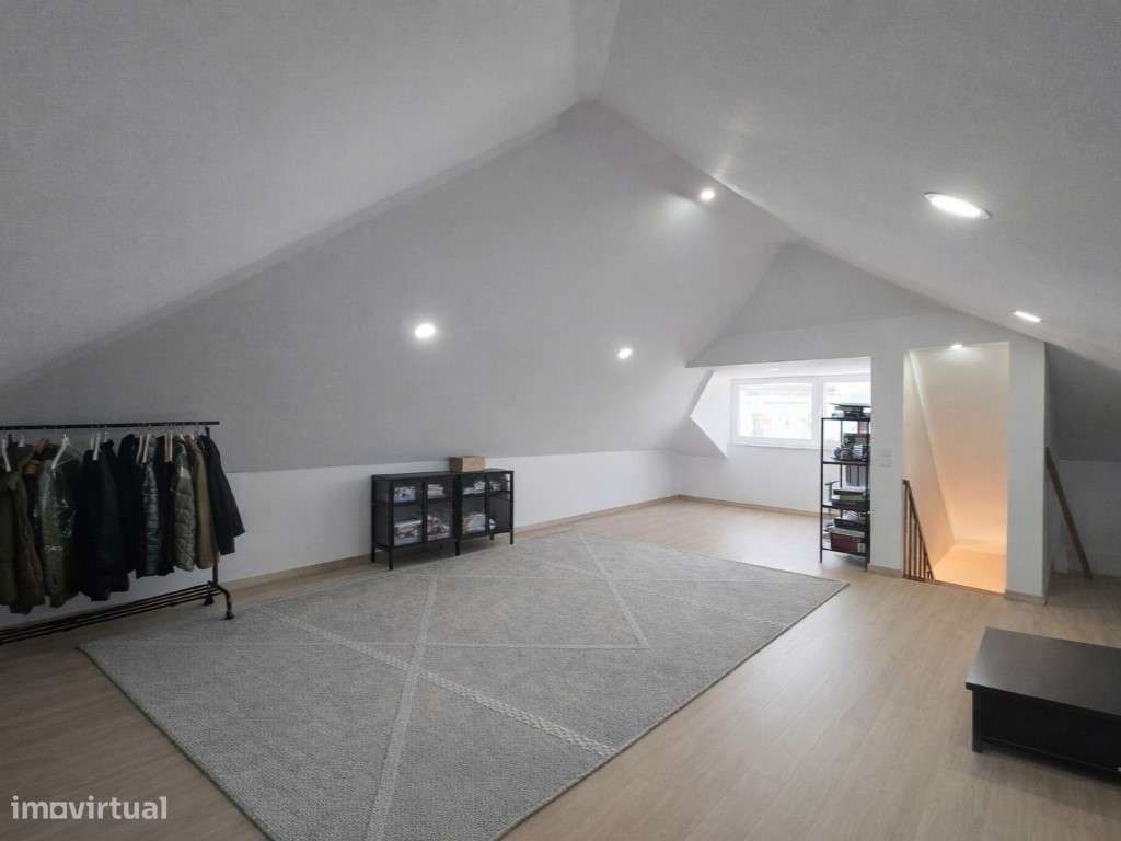 Moradia Isolada Totalmente Remodelada | Potencial para 7 Quartos | ...-6